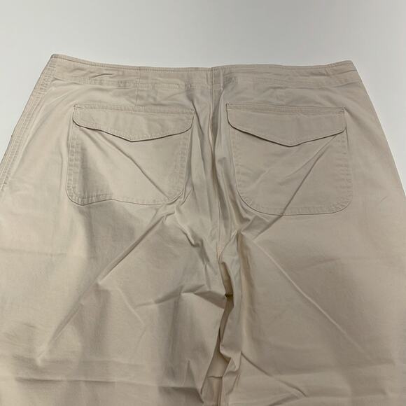 TALBOTS PETITES Women’s 8 Cream Stretch Capri Pant - Picture 3 of 3